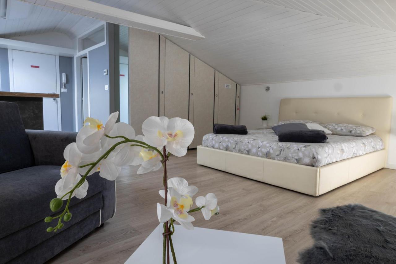 Lapiccolina Apartment Desenzano del Garda Ngoại thất bức ảnh