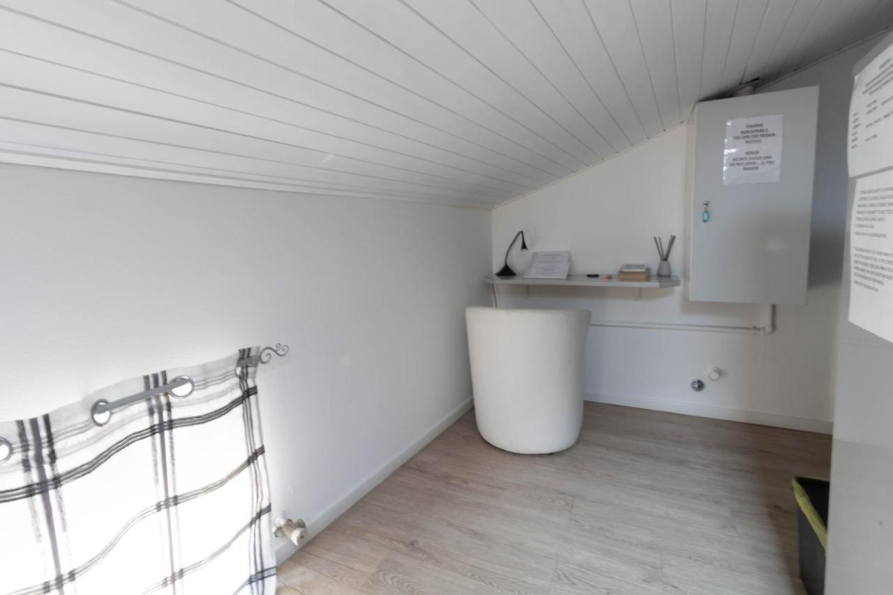 Lapiccolina Apartment Desenzano del Garda Ngoại thất bức ảnh
