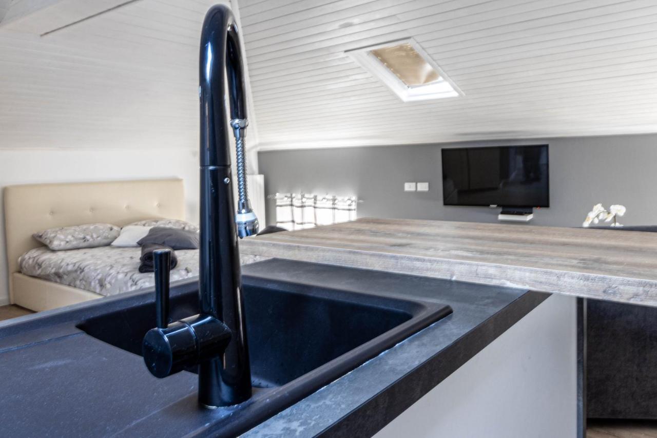 Lapiccolina Apartment Desenzano del Garda Ngoại thất bức ảnh