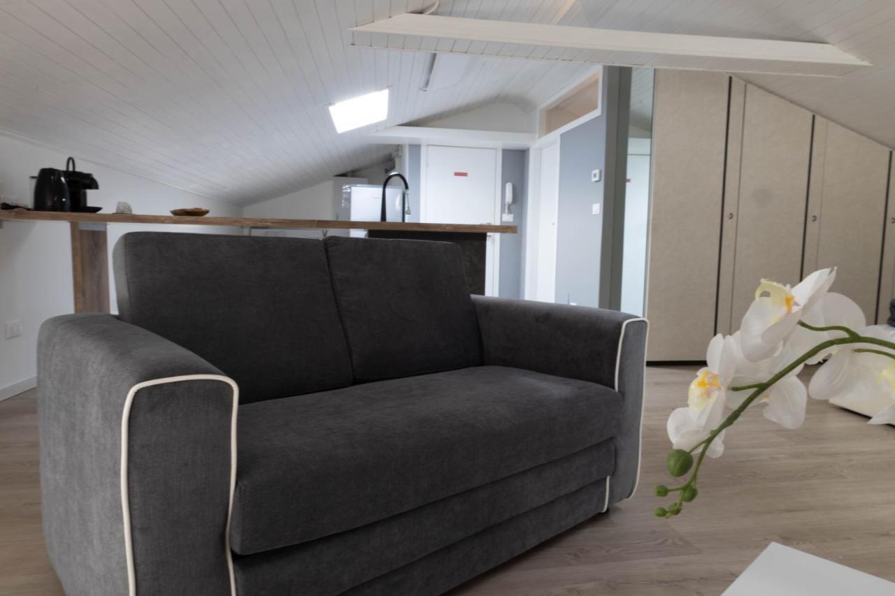 Lapiccolina Apartment Desenzano del Garda Ngoại thất bức ảnh
